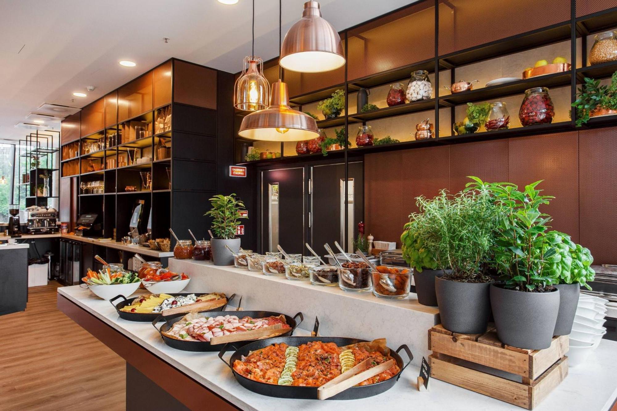 Courtyard By Marriott Center Hotel Wilna