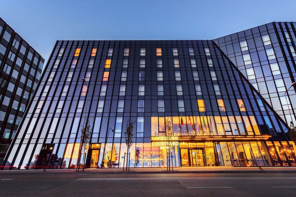 Courtyard By Marriott Center Hotel