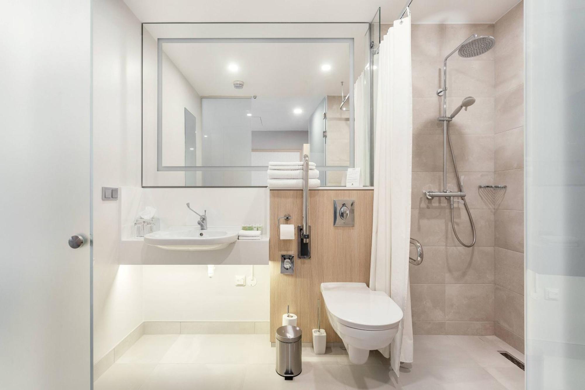 Courtyard By Marriott Center Готель Вільнюс